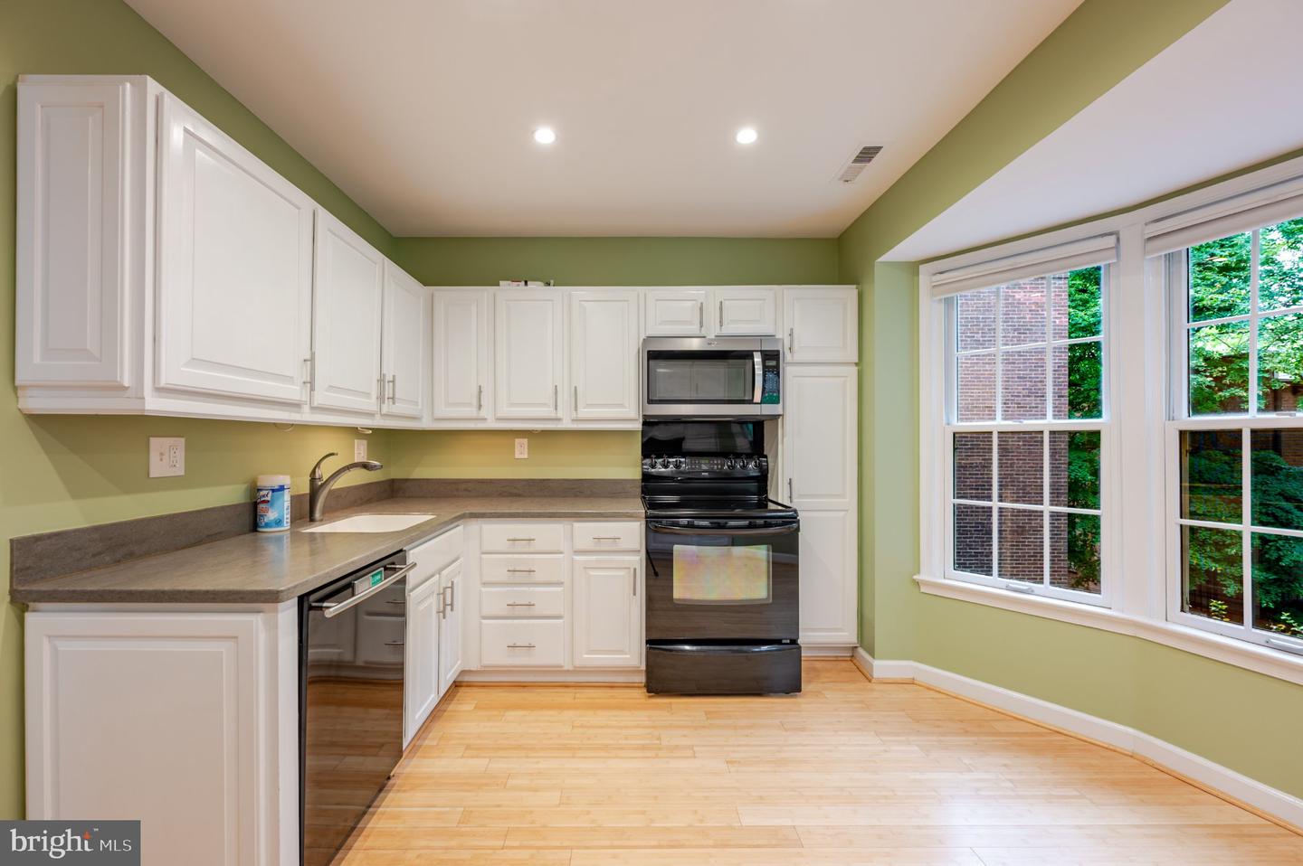 4605 Macarthur Blvd Nw #b Property Photo 18