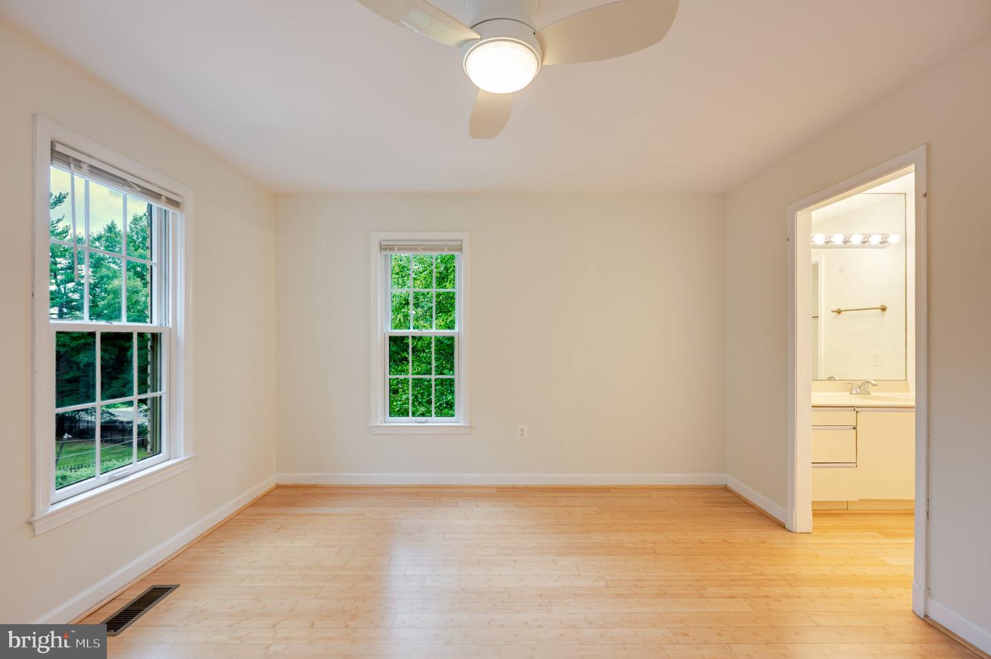 4605 Macarthur Blvd Nw #b Property Photo 28