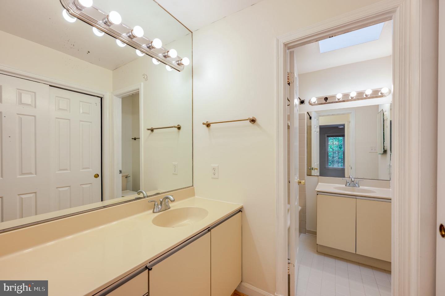 4605 Macarthur Blvd Nw #b Property Photo 29
