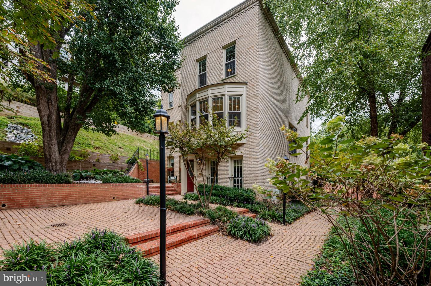 4605 Macarthur Blvd Nw #b Property Photo 43