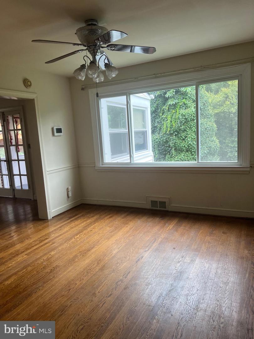 3182 Westover Dr Se Property Photo 5
