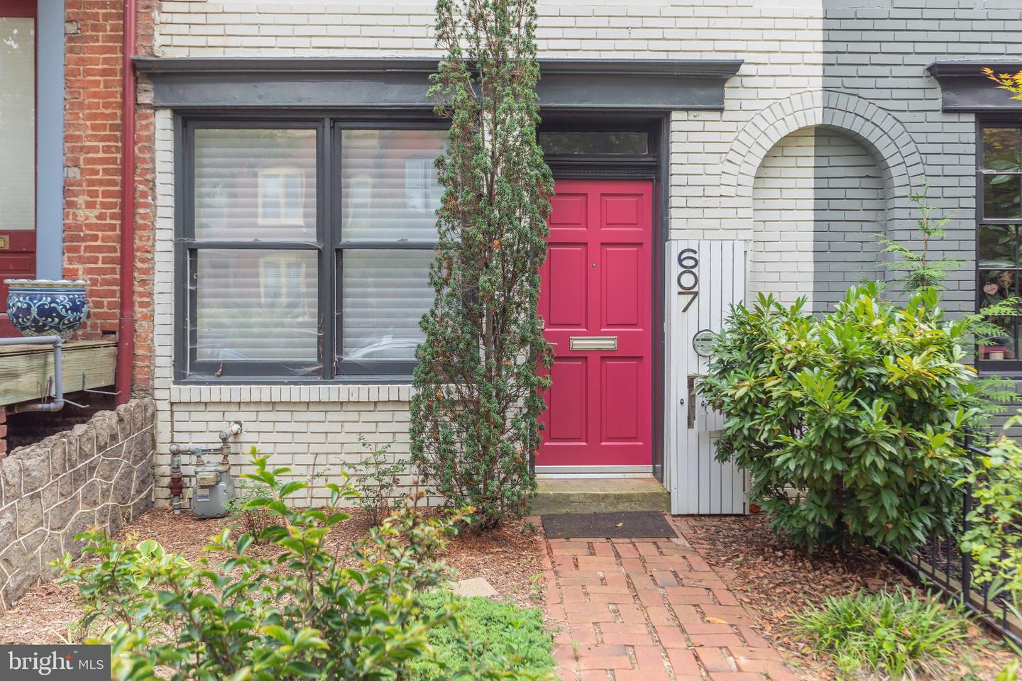 607 Constitution Ave Ne Property Photo 2