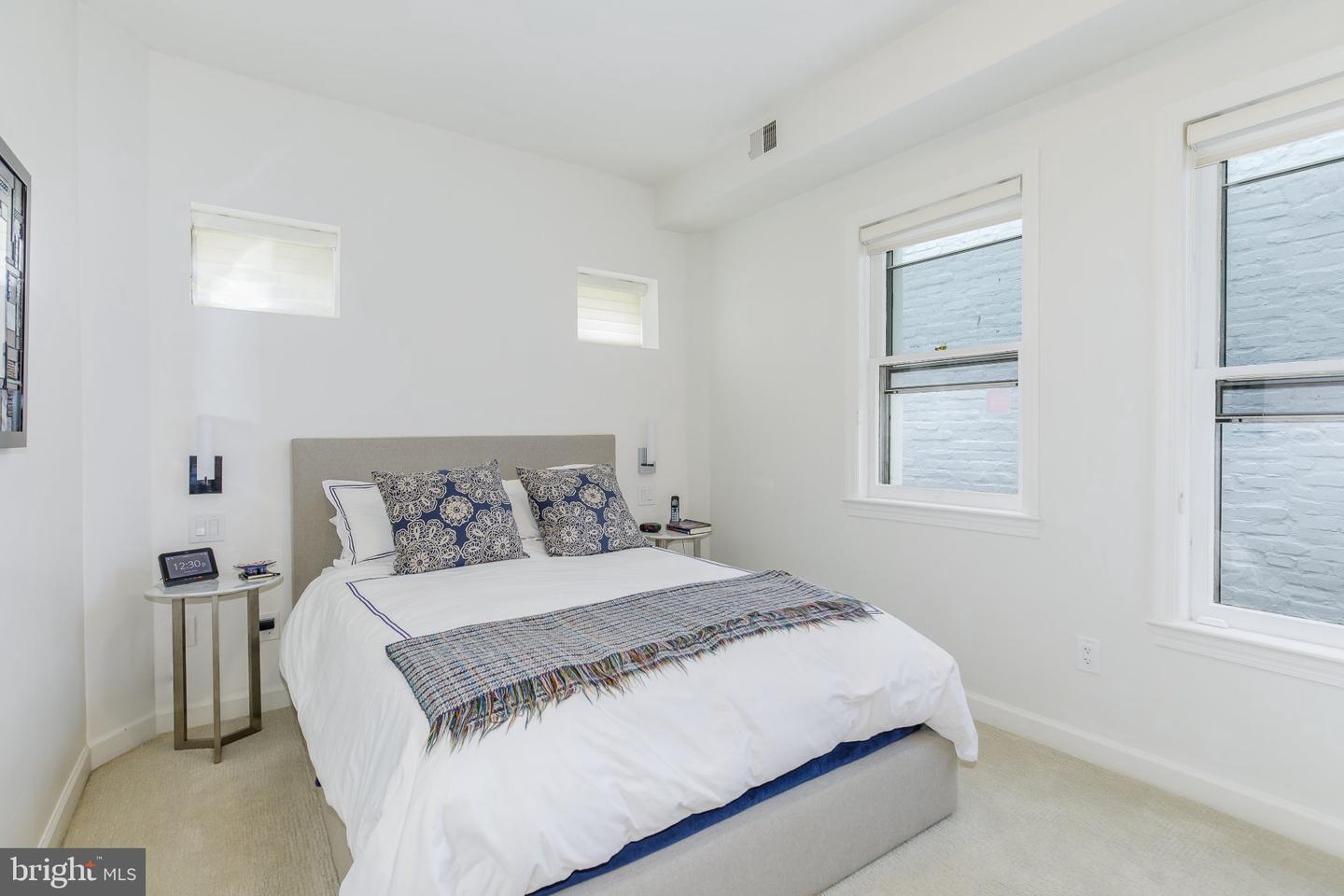 607 Constitution Ave Ne Property Photo 17