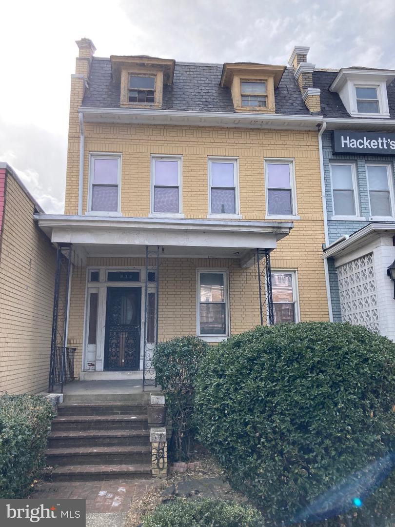 812 Upshur St Nw Property Photo 1