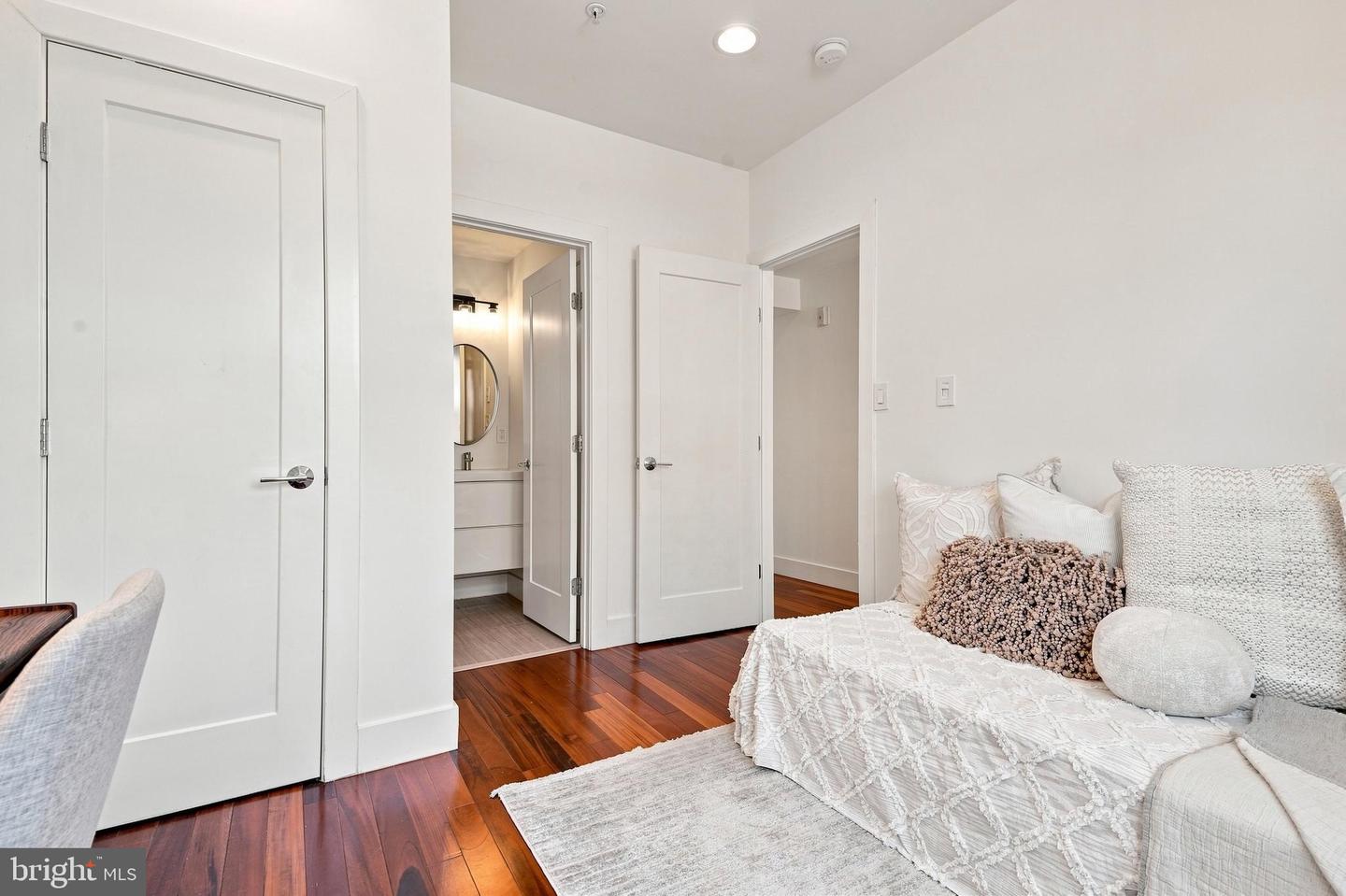 1512 F St Ne #2 Property Photo 15