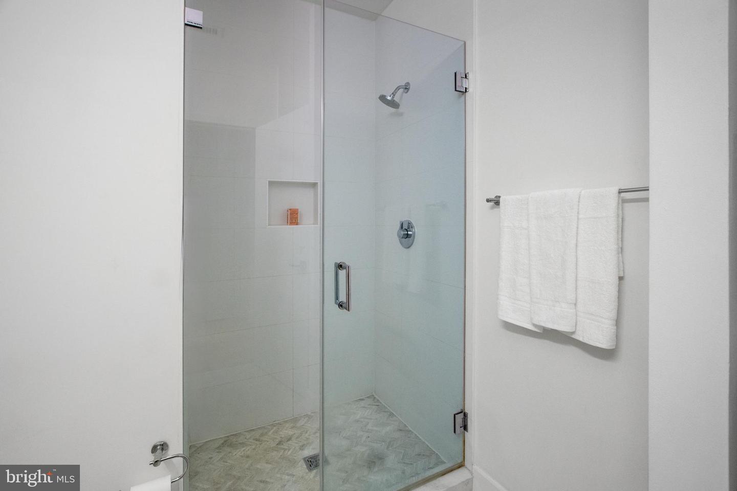 1324 E St Se #103 Property Photo 19