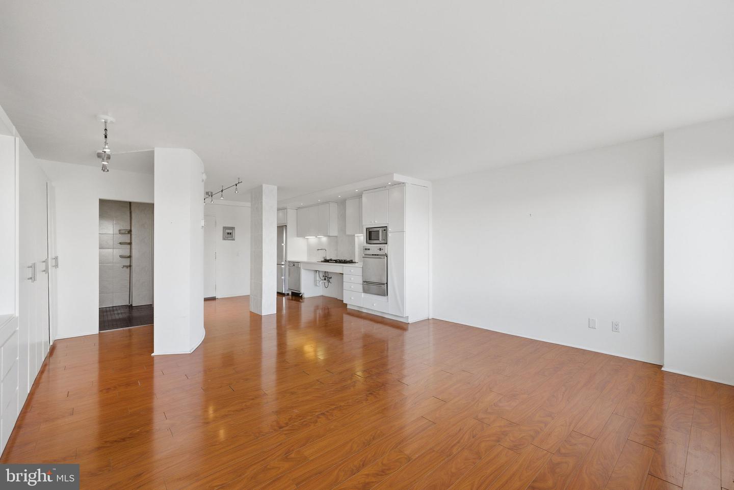 1330 New Hampshire Ave Nw #720 Property Photo 27