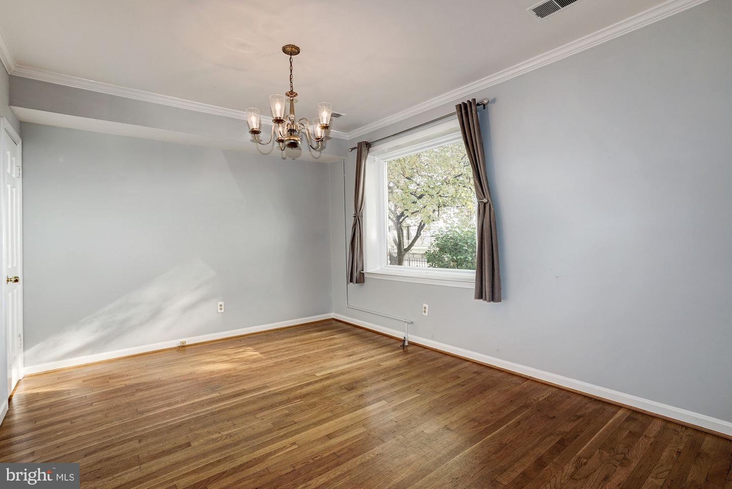 1326 L St Se Property Photo 3