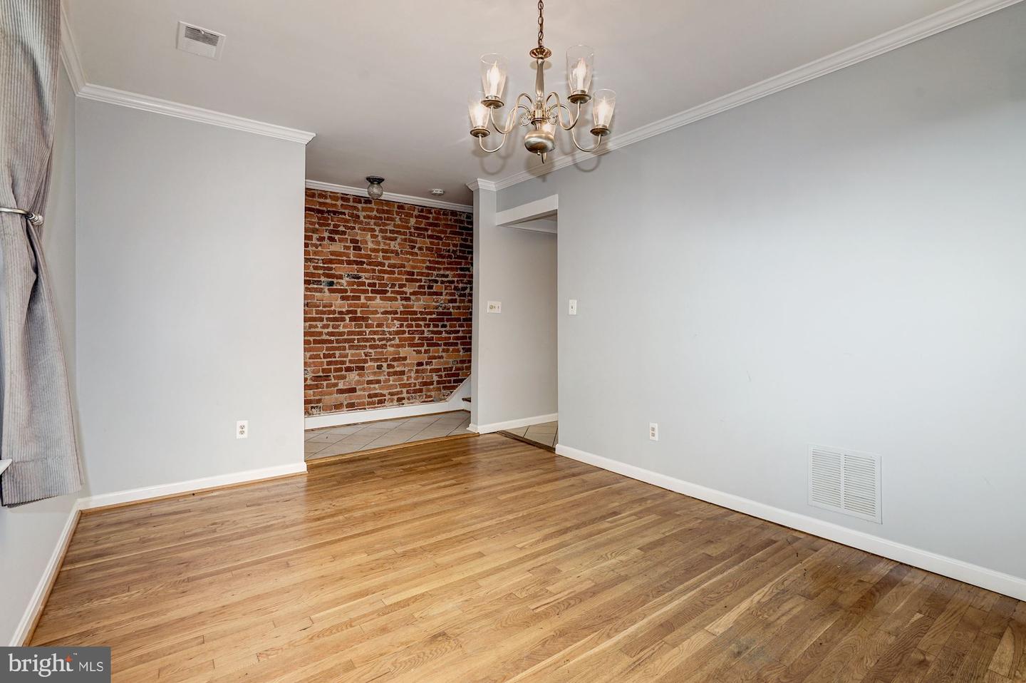 1326 L St Se Property Photo 5
