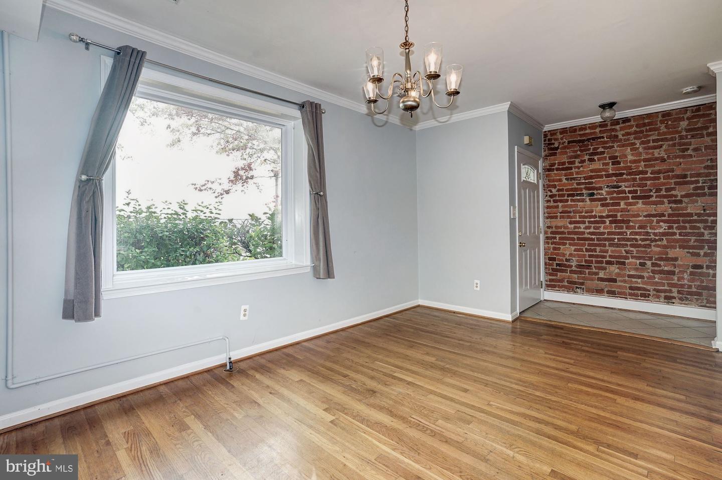 1326 L St Se Property Photo 6