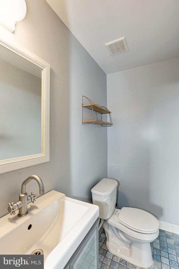 1326 L St Se Property Photo 8