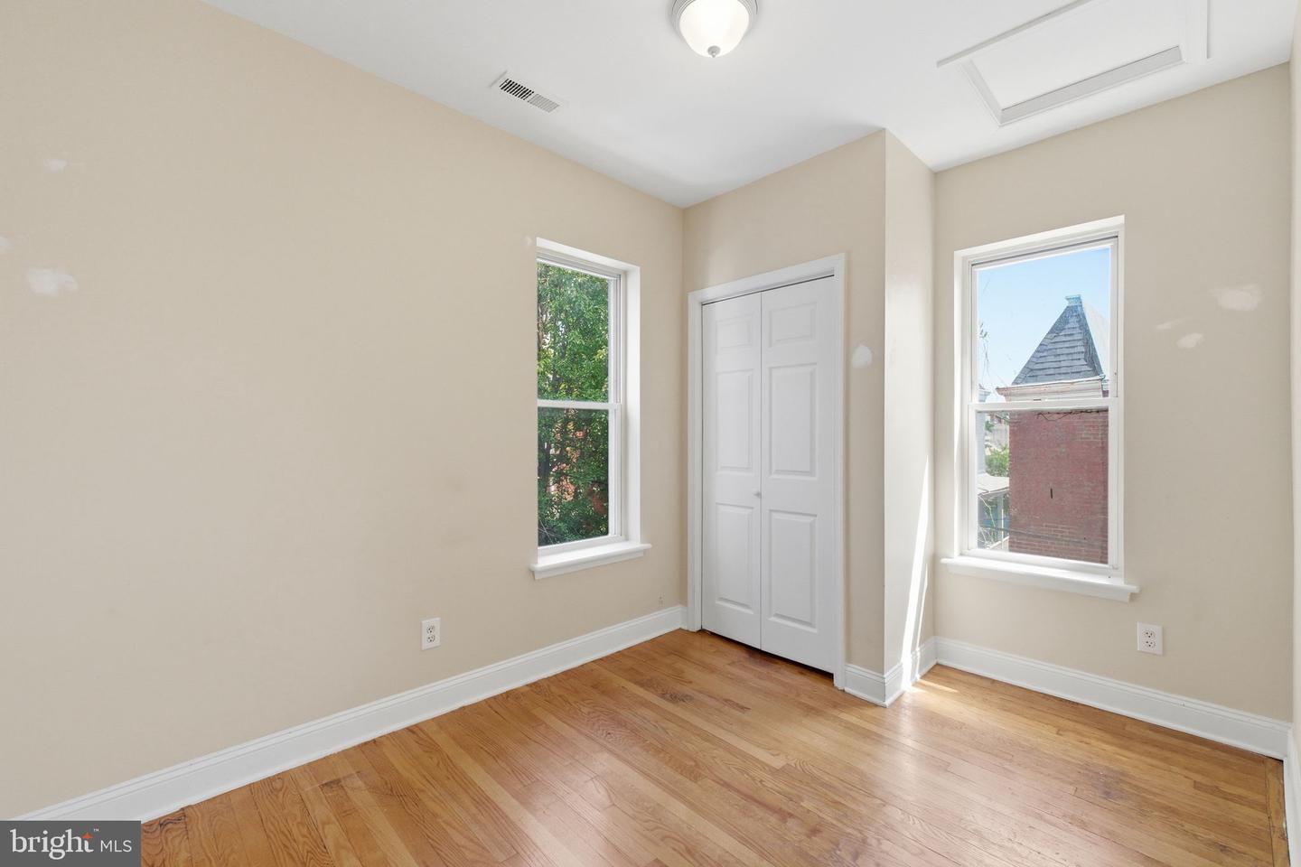 720 Gresham Pl Nw Property Photo 11
