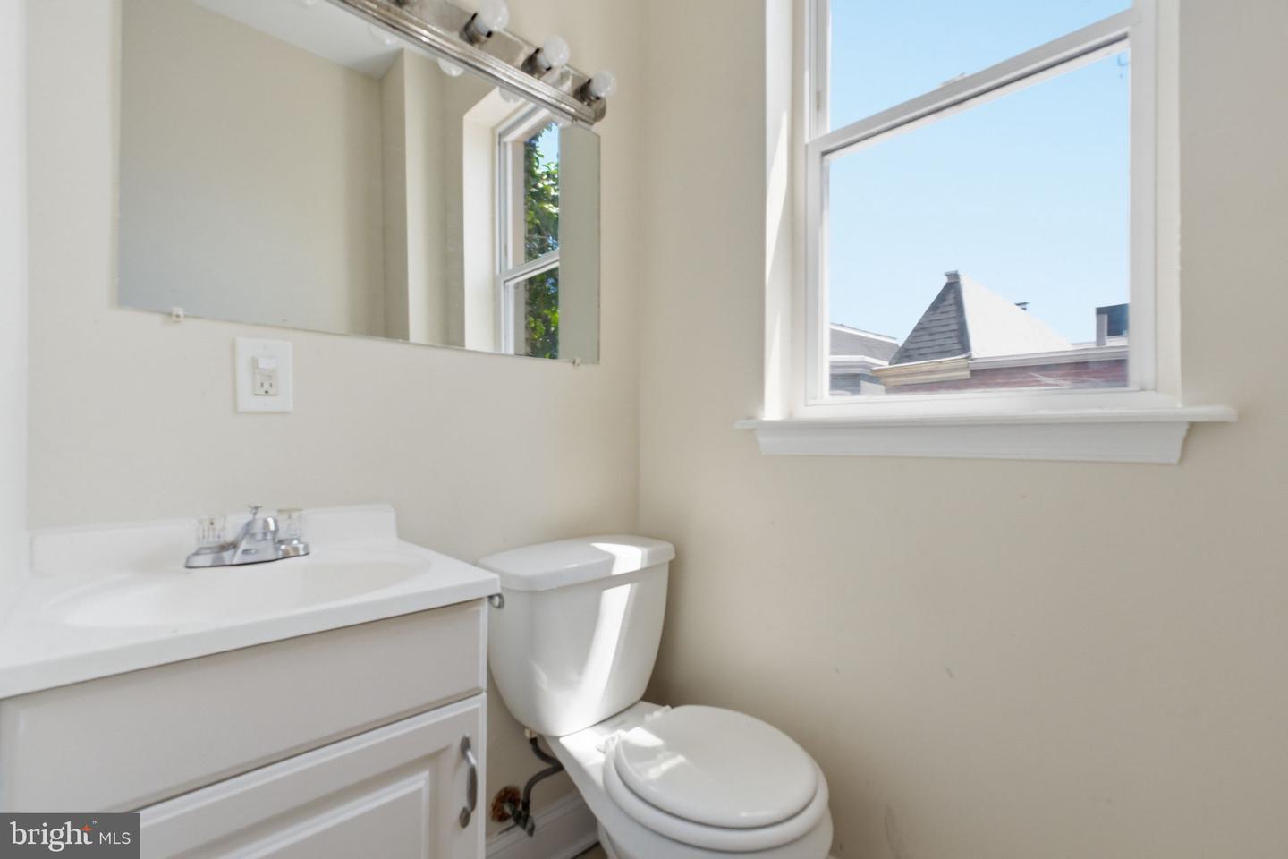 720 Gresham Pl Nw Property Photo 12