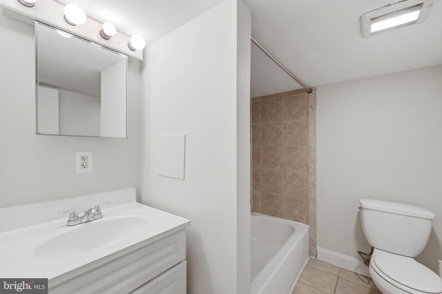 720 Gresham Pl Nw Property Photo 15