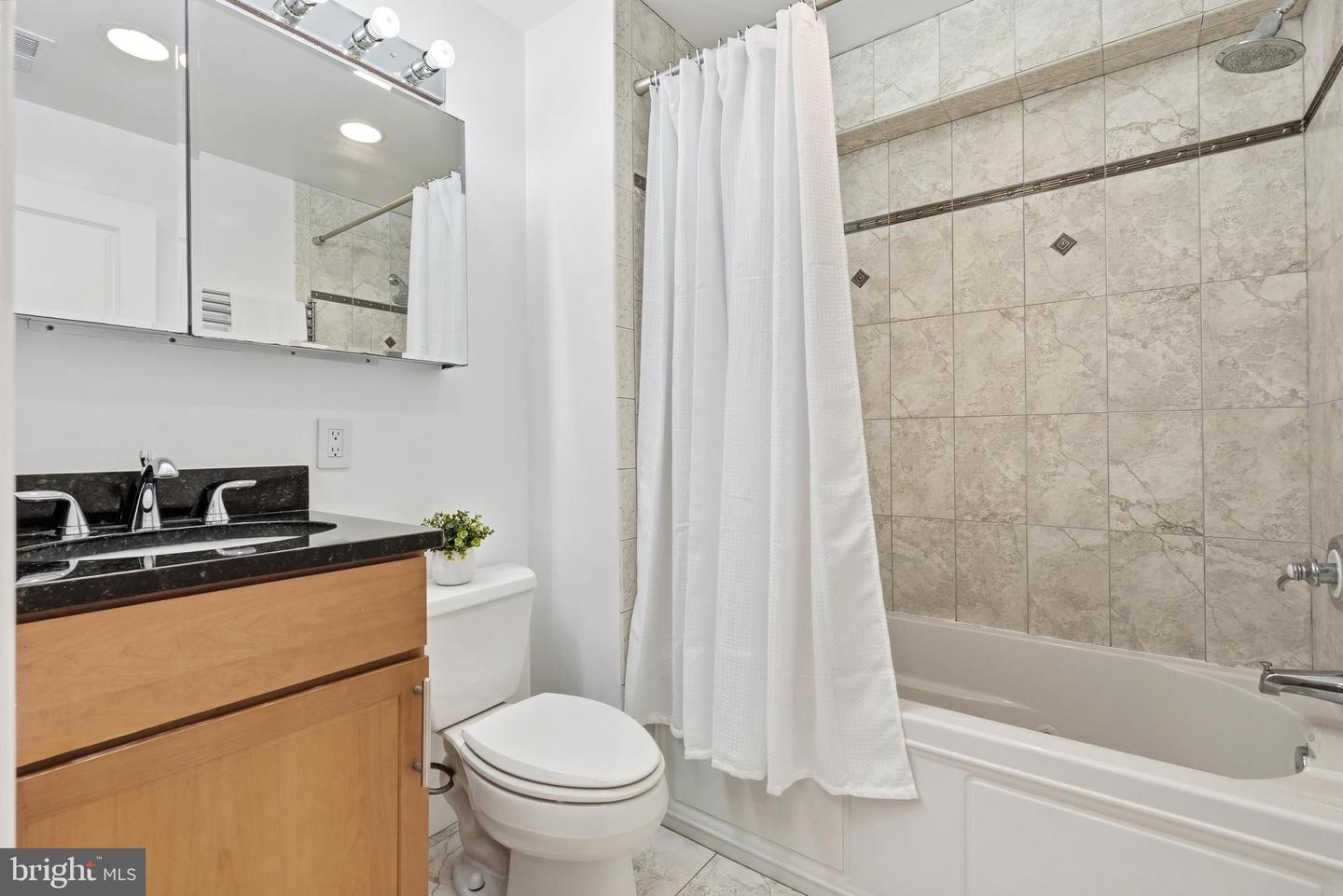 739 Newton Pl Nw #202 Property Photo 15