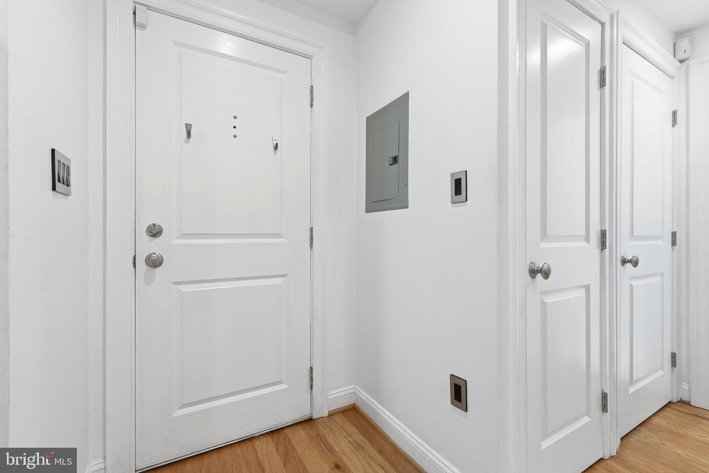 739 Newton Pl Nw #202 Property Photo 17