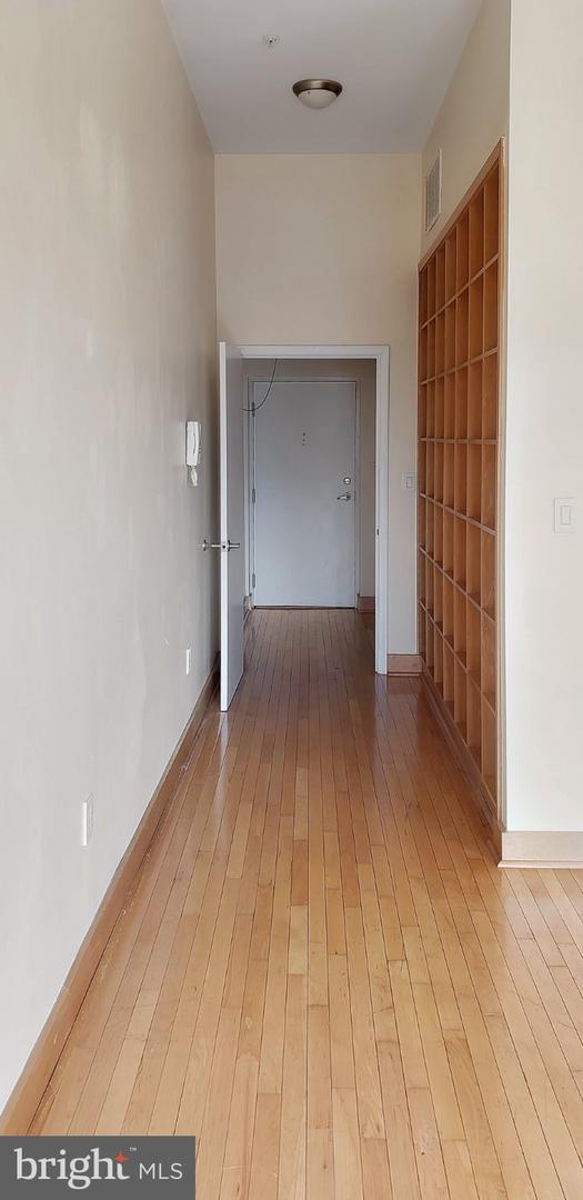 326 8th St Ne #302 Property Photo 5