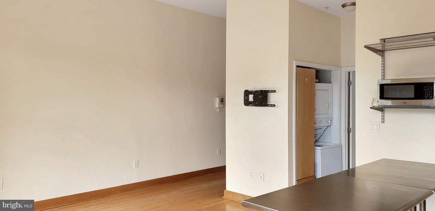 326 8th St Ne #302 Property Photo 9