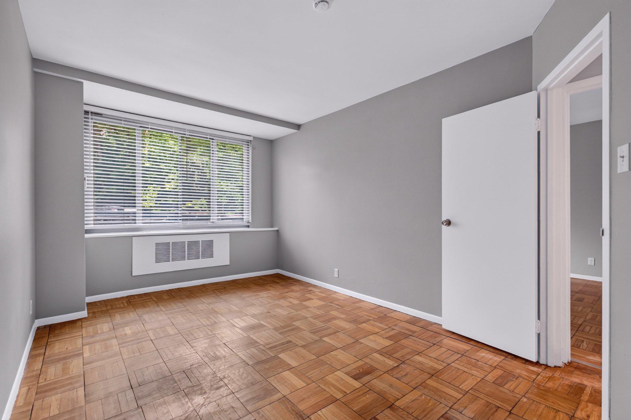 4200 Cathedral Ave Nw #111 Property Photo 7