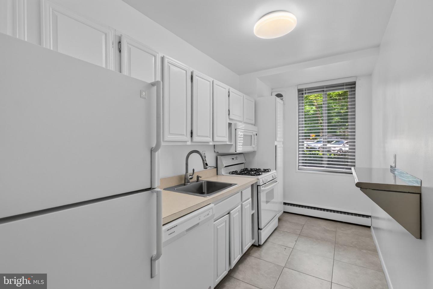 4200 Cathedral Ave Nw #111 Property Photo 21