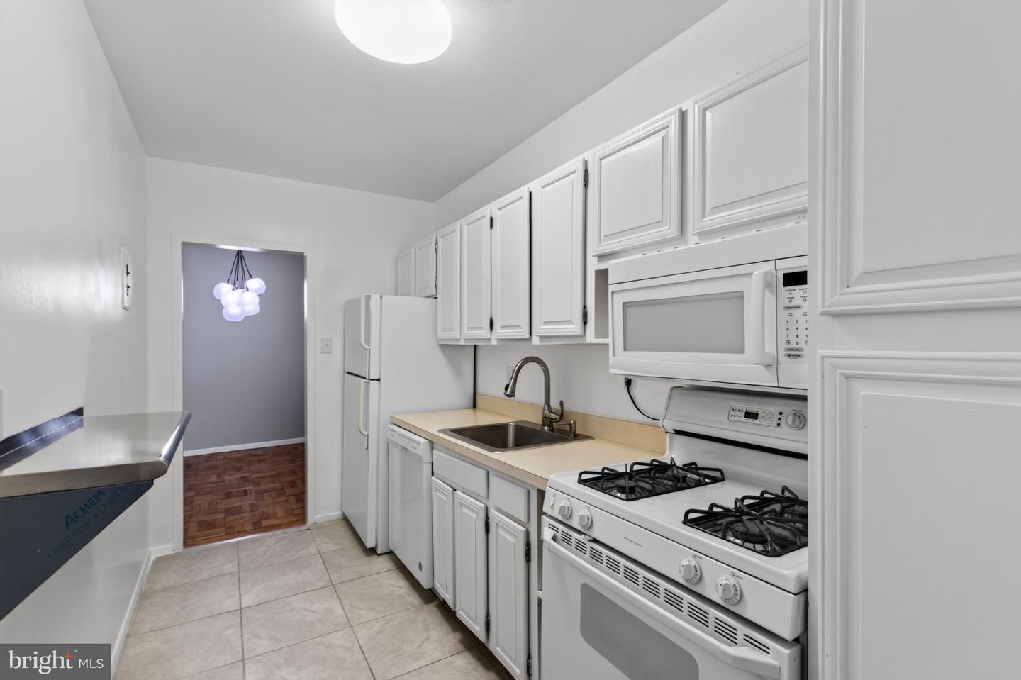 4200 Cathedral Ave Nw #111 Property Photo 23