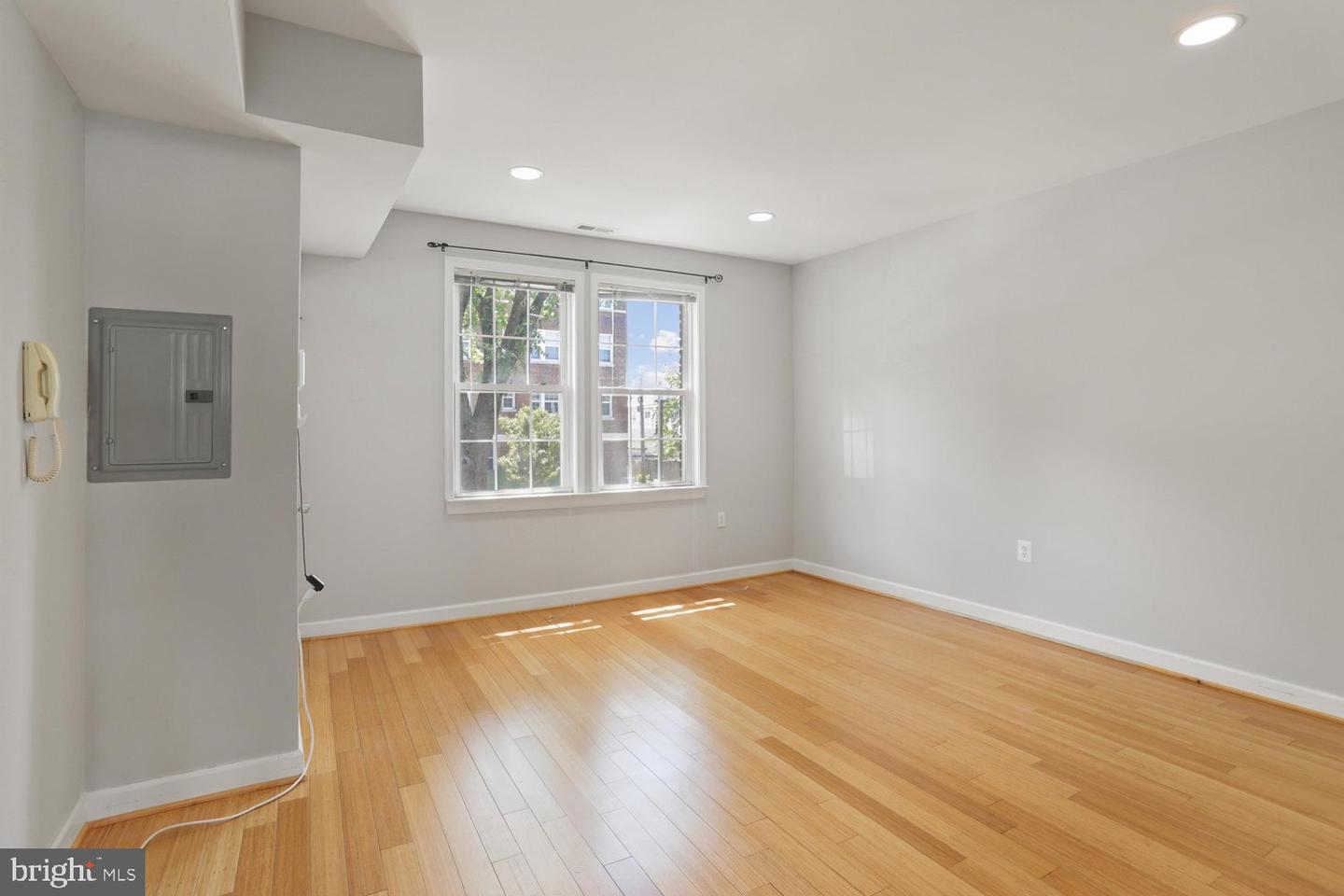 937 Randolph St Nw #1 Property Photo 8