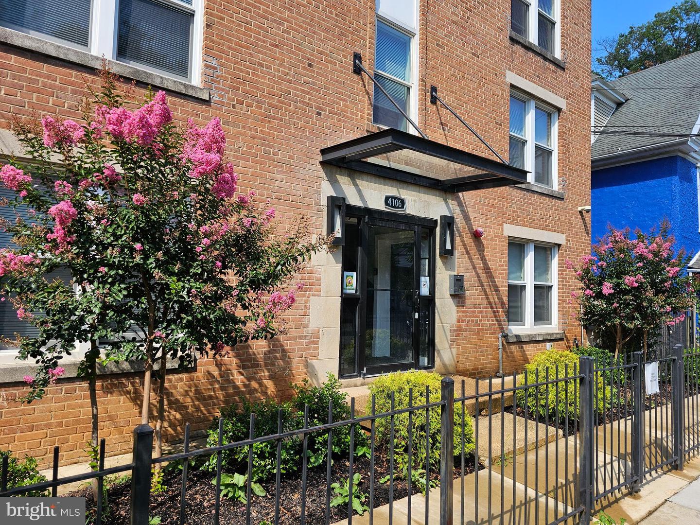 4106 GAULT PL NE #1 Property Photo 1