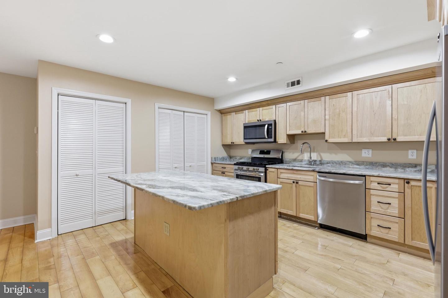 206 Morgan St Nw Property Photo 3