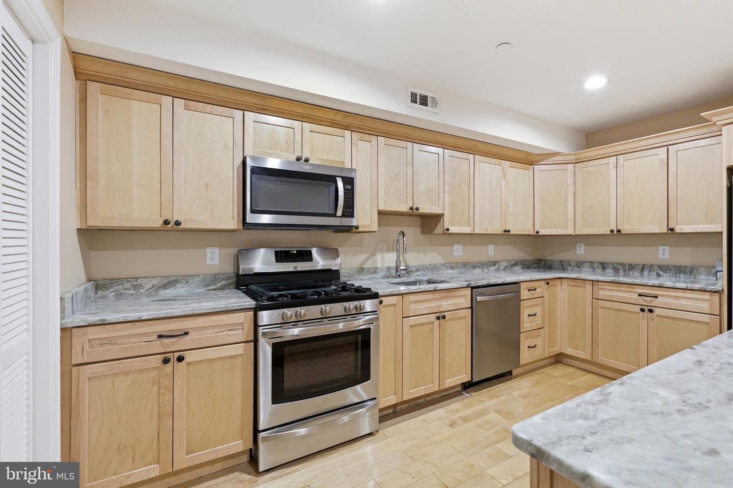 206 Morgan St Nw Property Photo 4