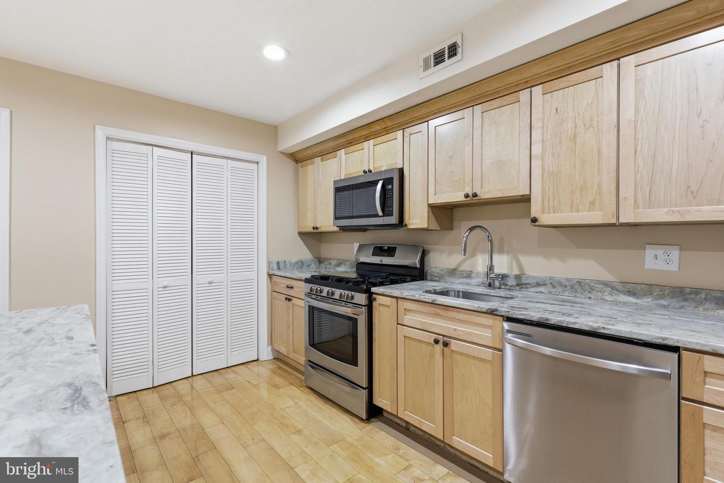 206 Morgan St Nw Property Photo 5