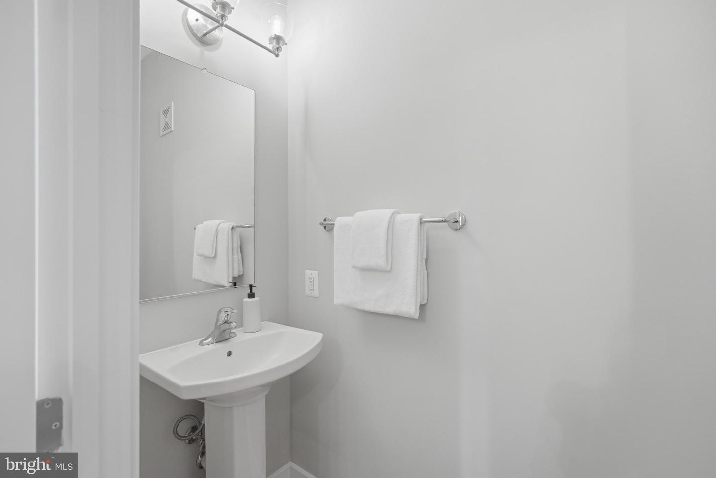 1425 11th St Nw #503 Property Photo 8
