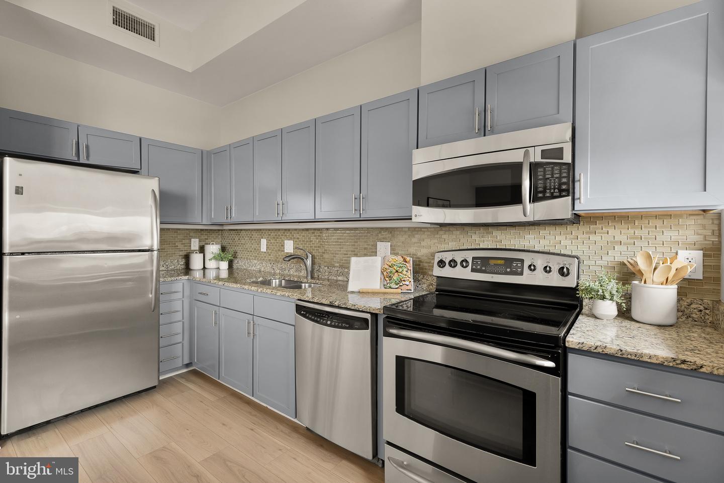 1414 Belmont St Nw #310 Property Photo 7