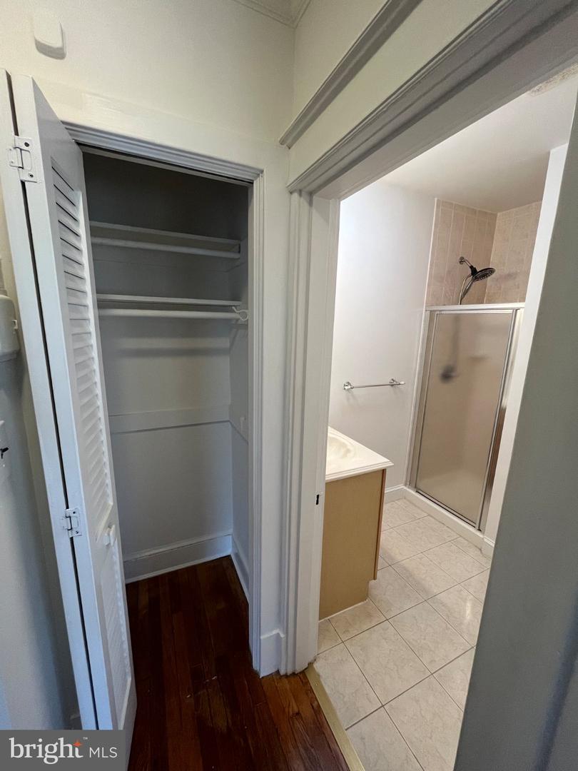 2328 Ashmead Pl Nw #5 Property Photo 8