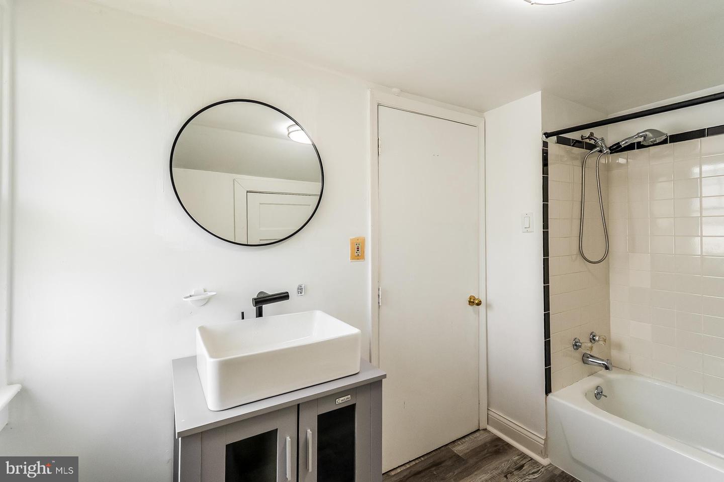 2838 Myrtle Ave Ne Property Photo 18