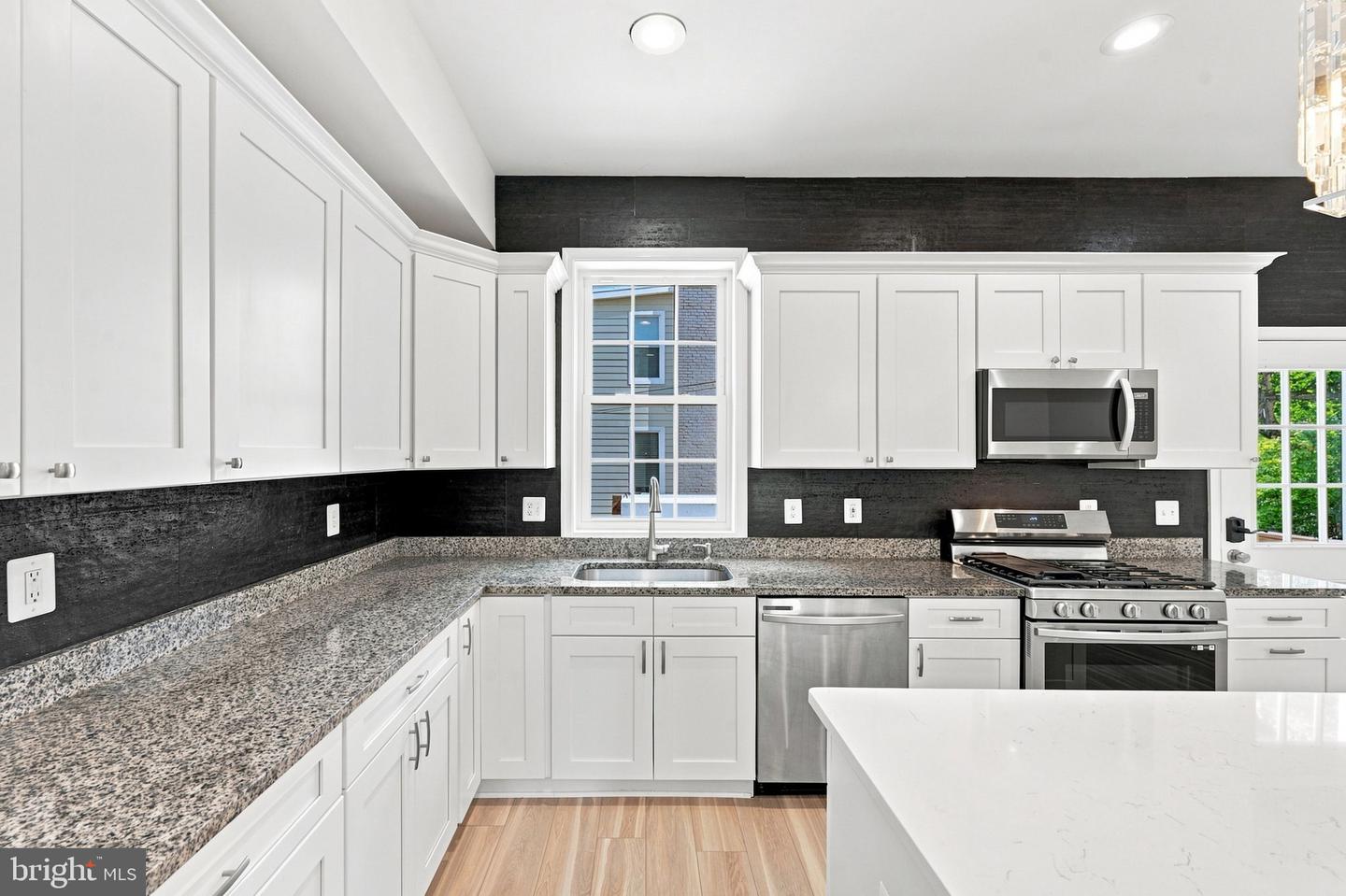 503 Randolph St Nw Property Photo 10