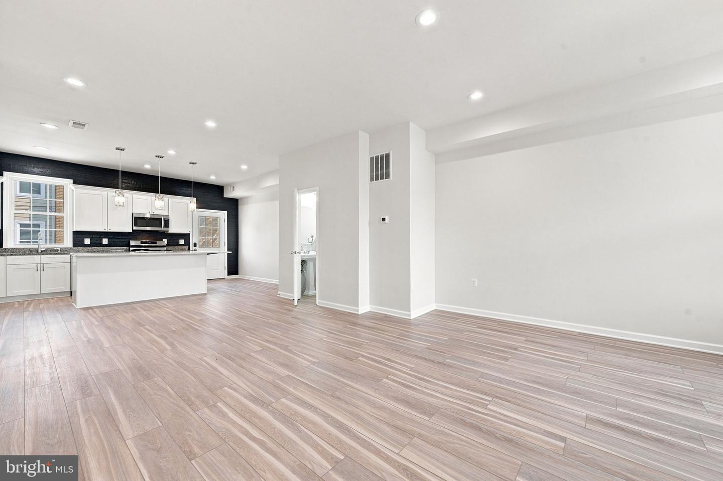 503 Randolph St Nw Property Photo 11