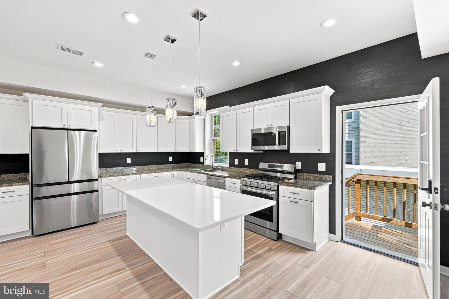 503 Randolph St Nw Property Photo 23