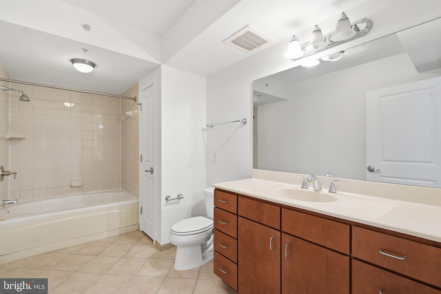 1001 L St Nw #211 Property Photo 16