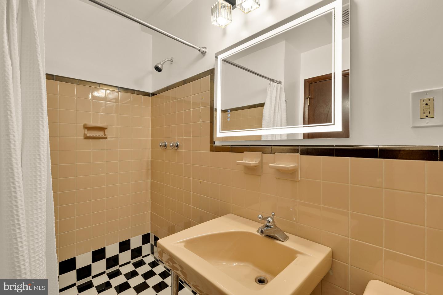 1840 Primrose Rd Nw Property Photo 46