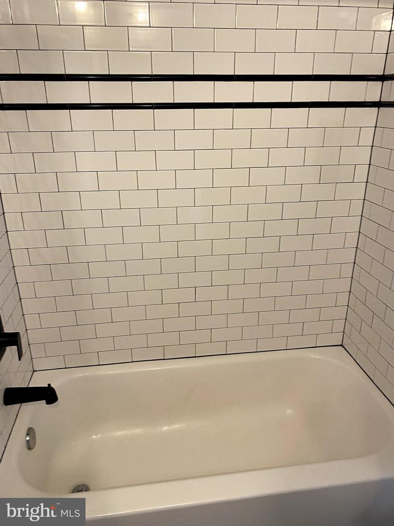 1219 Queen St Ne #1 Property Photo 6