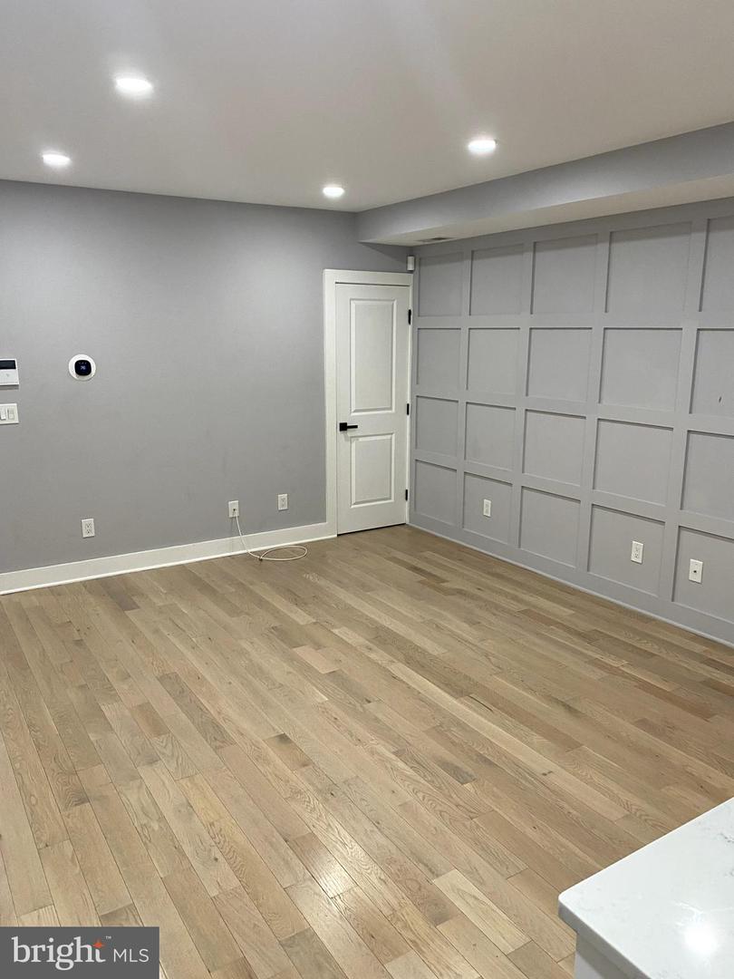 1219 Queen St Ne #1 Property Photo 8