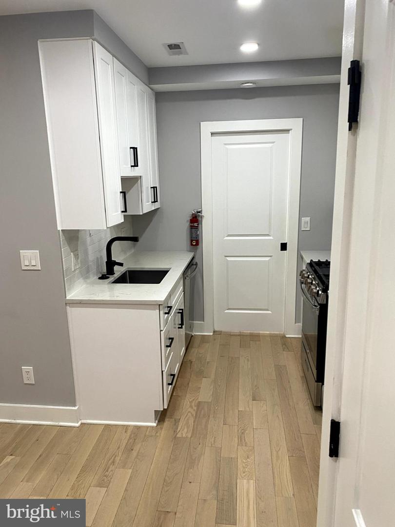 1219 Queen St Ne #1 Property Photo 10