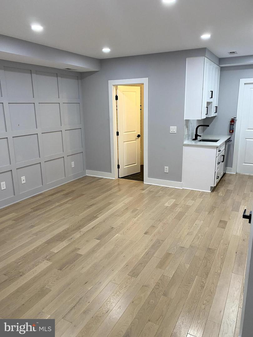 1219 Queen St Ne #1 Property Photo 11