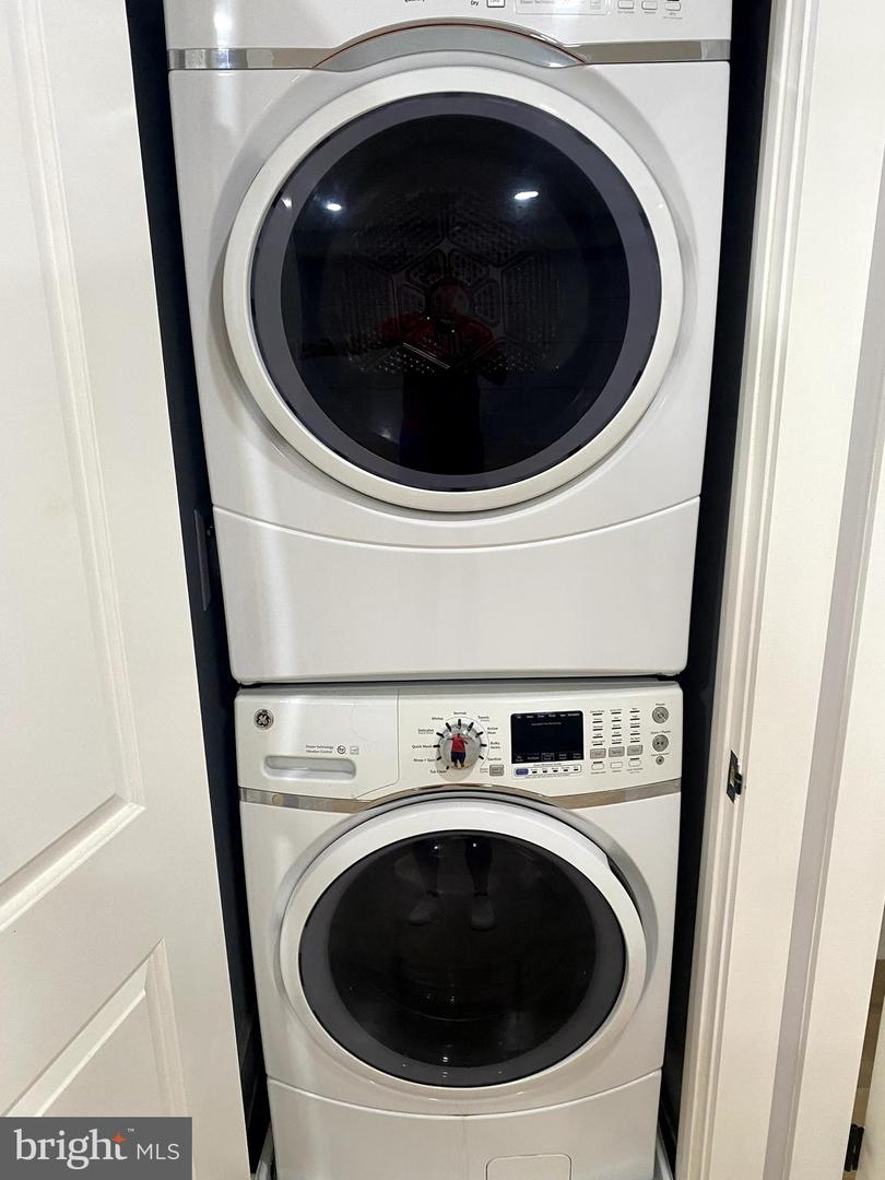 1219 Queen St Ne #1 Property Photo 14