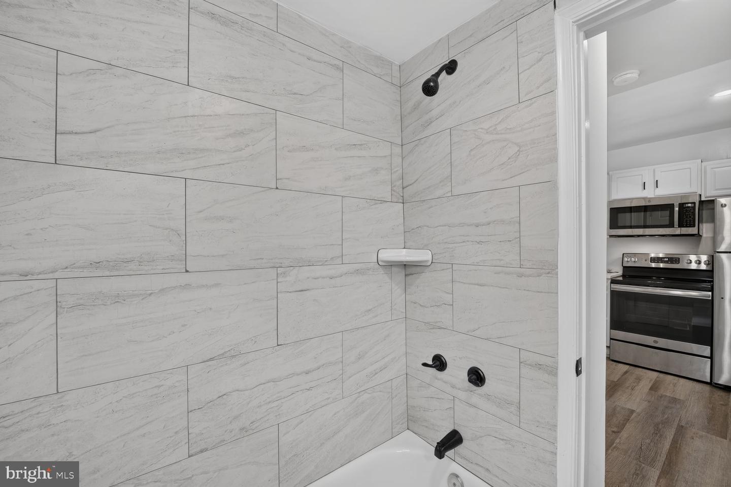 922 47th St Ne Property Photo 5