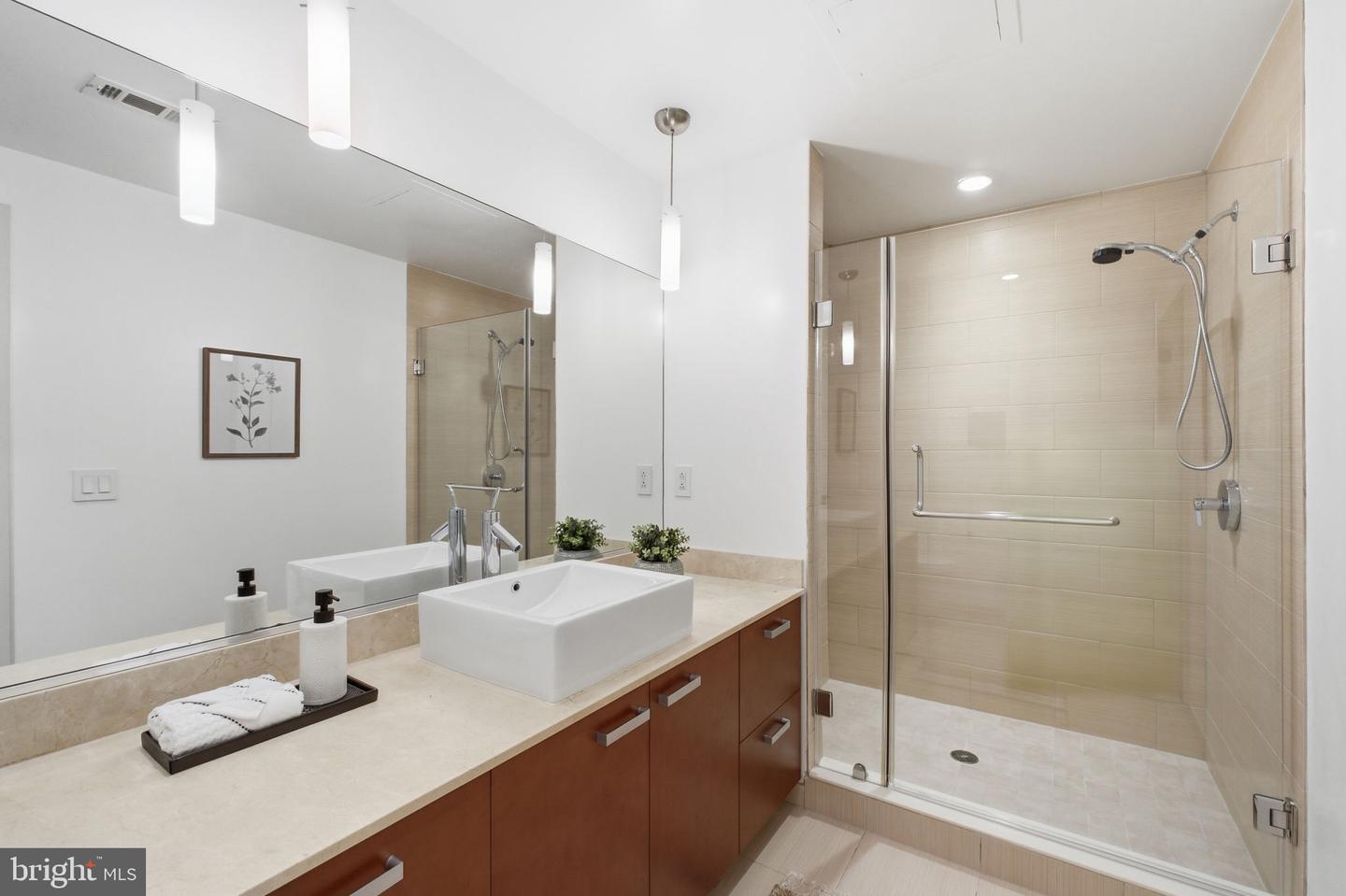 1010 Massachusetts Ave Nw #201 Property Photo 32