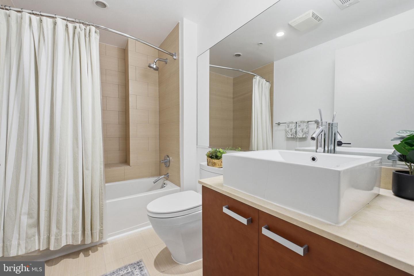 1010 Massachusetts Ave Nw #201 Property Photo 33