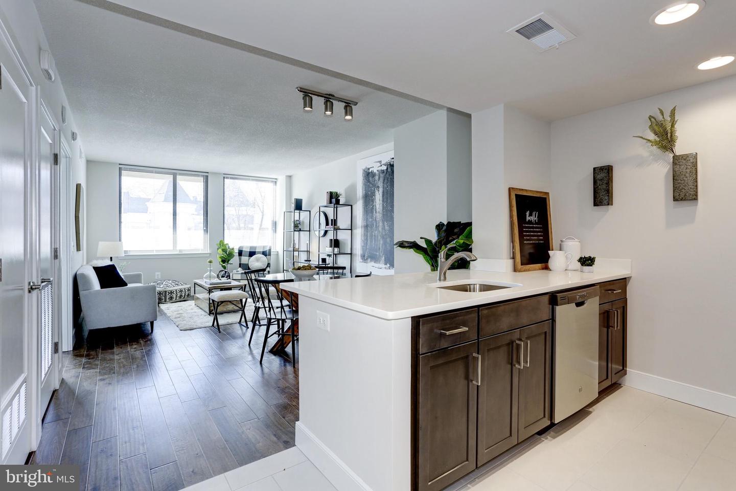 50 Florida Ave Ne #924 Property Photo 4