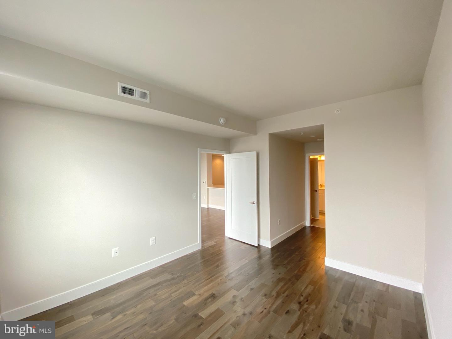 50 Florida Ave Ne #924 Property Photo 13