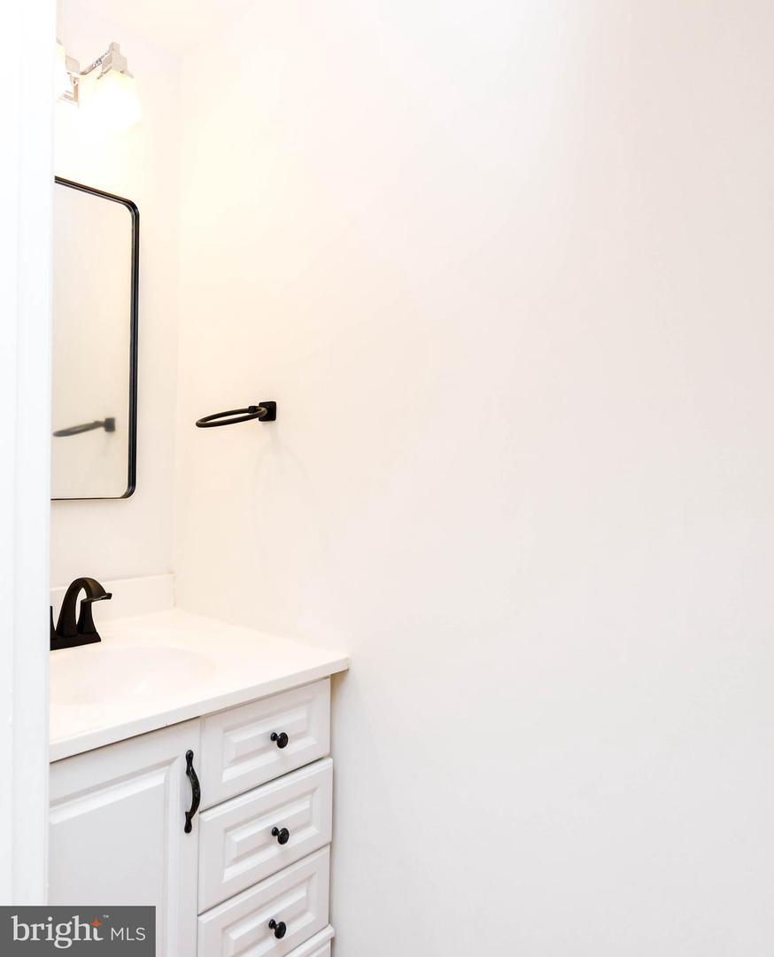 104 R St #a Ne Property Photo 7